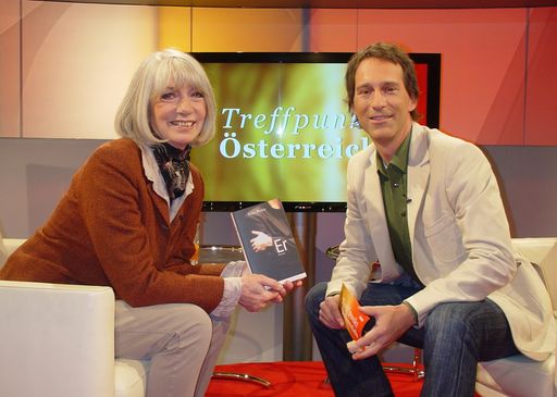 Erika Pluhar zu Gast im Treffpunkt Studio bei Peter Tichatschek am Freitag, 18.4. um 15.05 Uhr und 17.05 Uhr.