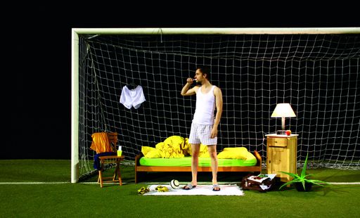  Trotz ausgebuchter Hotels braucht während der Fußball-Europameisterschaft niemand auf dem Spielfeld übernachten: Bei der Internet-Plattform prooms sind rasch und unkompliziert Privatzimmer zu finden.