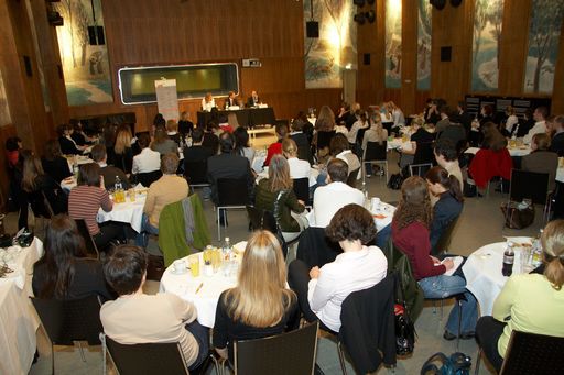 Vorschau Bild von Beim ersten OTSconnect-Frühstück im Radiokulturhaus in Wien erhielten PR-Rookies Tipps für wirkungsvolle Kommunikationsarbeit.