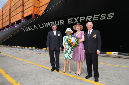Containerschiff "Kuala Lumpur Express" am 30.04.2008 in Port Kelang/Malaysia getauft. v.l.n.r. Michael Behrendt (Vorstandsvorsitzender der Hapag-Lloyd AG), Cornelia Behrendt, Taufpatin Ursula Adrion, Adolf Adrion (Mitglied des Vorstands der Hapag-Lloyd AG).