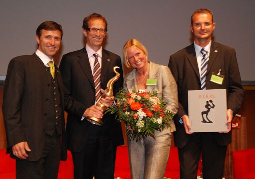 Der Tirol Touristica 2008 geht an die Familienregion Serfaus-Fiss-Ladis: Josef Margreiter (GF der Tirol Werbung) und Petra Stolba (GF der Österreich Werbung) gratulieren TVB Obmann Franz Tschiderer und TVB-GF Josef Schirgi.