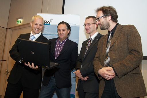 Experten diskutierten gestern beim APA-IT-Forum die Internetnutzung der Österreicher sowie aktuelles Know-how bei Suchmaschinen, v.l.n.r.: Gerald Klima (APA-IT/Moderator), Christoph Pichler (CPC-Consulting), Manfred Mitterholzer (APA-IT) und Bertram Barth (Integral Markt- und Meinungsforschung).