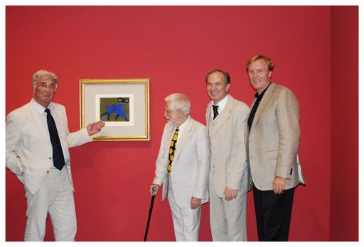 Carl Djerassi, Klaus Albrecht Schröder, Gideon Singer und Johannes Terne vor Klees "Blau Mantel"