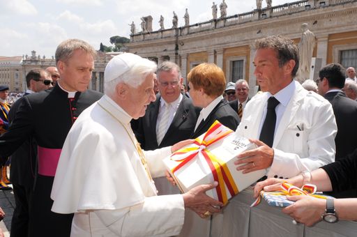 Landeshauptmann Jörg Haider bei Papst Benedikt XVI. im Vatikan