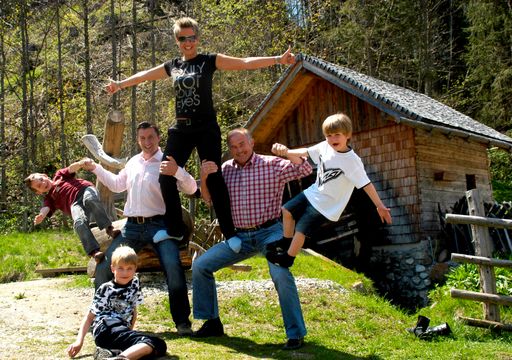  BGM Hans Koblinger
GF TVB Eva Irnberger 
Michael Kowarsch 
... und die Mühlbacher Kinder freuen sich schon auf das höchste Zirkuscamp der Alpen!
