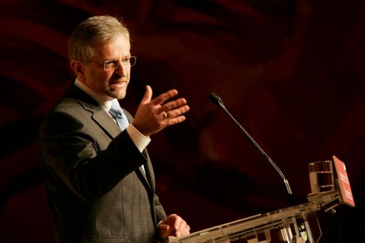Vorschau Bild von Wilhelm Molterer: Antworten für Österreich / Vizekanzler Wilhelm Molterer bei der Rede zur Lage der Nation