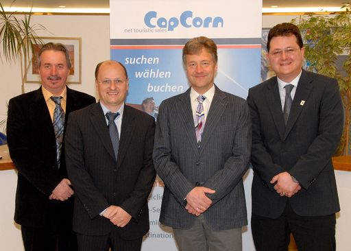  Die Gesellschafter der CapCorn Company GmbH v.l.n.r.: Hans Enn (Verkauf & Kundenbetreuung), Mag. Stefan Rohrmoser (Organisation & Recht), Ing. Franz Hasewend (Geschäftsführung & Entwicklung), Rudolf Peter (Technik).