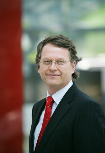  Telekom Austria Group gewinnt den Nachhaltigkeits-Preis der Wiener Börse - Mag. Hans Tschuden, CFO der Telekom Austria Group, nahm den Preis entgegen.