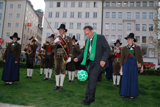 Vorschau Bild von In München sorgte Hansi Müller für eine eindrucksvolle Balleinlage vorm Tirol Dome.