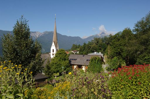  Das kleine Kärntner Bergdorf Irschen im oberen Drautal setzt bei Urlaubsangeboten ganz auf die unscheinbaren, aber duftenden und bunten Dinge der Natur.