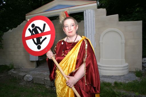 Am 27. Juni feiern die Schlossbergspiele Rattenberg ihre Premiere des Stücks "Lysistrata oder Der Liebeskrieg". In 23 Aufführungen wird die griechische Komödie noch bis Anfang August aufgeführt.