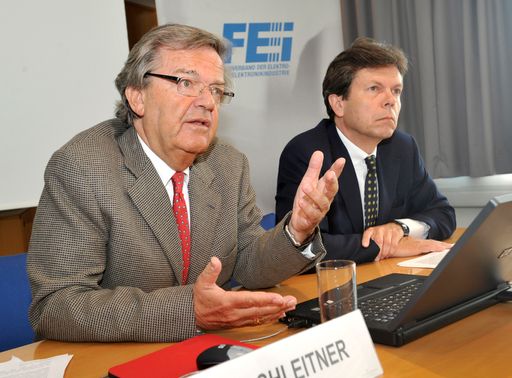FEEI: Elektro- und Elektronikindustrie wächst auch 2007, v.l.n.r.: Dipl. Ing. Dr, h.c. Albert Hochleitner (Obmann FEEI), Dr. Lothar Roitner (Geschäftsführer FEEI)
http://pressefotos.at/m.php?g=1&u=1&dir=200806&e=20080619_f&a=event
