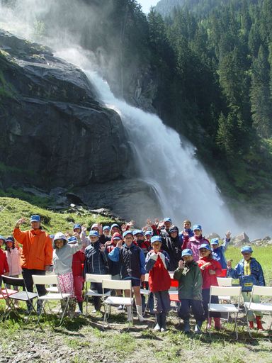 Asthmakranke Kinder im Rahmen des "Splash Camp Krimml" am Krimmler Wasserfall. Wissenschaft bestätigt positive Wirkung.