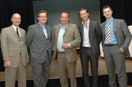 Bei der APA-EBC-Veranstaltung gestern, Dienstagabend, im Wiener Haus der Musik diskutierten Experten über Chancen und Schwierigkeiten von Innovationen in Österreich (v.l.n.r.): Harald Leitenmüller (Microsoft Österreich), Harald Lakatha (IT Solution), Thomas Stern (Moderator/Braintrust), Oliver Krizek (Navax Consulting AG) und Philipp Türtscher (Wirtschaftsuniversität Wien).