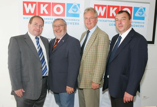 Im Bild (v.l.n.r.): Harald Schinnerl - LIM Metalltechniker, KommR Ing. Josef Breiter - Spartenobmann Gewerbe u Handwerk WKN, KommR Ing. Herbert Berger - LIM Elektro- u. Alarmanlagentechniker sowie Kommunikationselektronik, Dr. Walter Bornett - KMU Forschung Austria
http://pressefotos.at/m.php?g=1&u=68&dir=200806&e=20080627_w&a=event