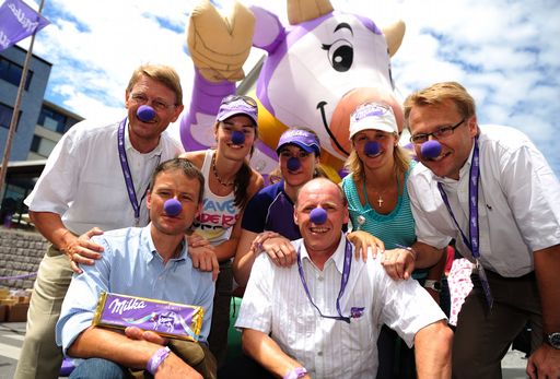 25. Milka Schokofest am 5. Juli 2008
im Bild v.l.n.r Reihe hinten: Dr. Peter Reinecke (Generaldirektor Kraft Foods Österreich), Tina Maze (Milka Skistar aus Slowenien), Sarka Zahrobska (Milka Skistar aus Tschechien), Michi Kirchgasser, Gerald Neumair (Vice President und Area Director Kraft Foods Deutschland, Österreich und Schweiz)
v.l.n.r. Reihe vorne: die Ski-Legenden Hubert Strolz und Harti Weirather
http://pressefotos.at/m.php?g=1&u=69&dir=200807&e=20080705_m&a=event
