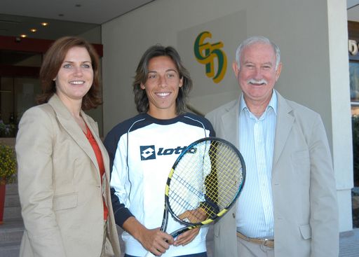 Vorjahressiegerin Francesca Schiavone (Mitte) und WTA Supervisor Jimmy Moore (rechts) sind begeistert vom Hotel EUROPÄISCHER HOF in Bad Gastein. Darüber freut sich auch Frau Direktorin Sigrid Bader (links) mit ihrem Team.