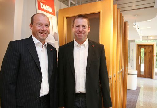  Seit Juli 2008 ist der DANA Standort in Spital am Pyhrn das Hauptquartier für Österreich und sechs weitere osteuropäische Länder. Im Bild v.l.n.r.:  Helmut Klausner (Geschschäftsführer), Horst Kögl (Vertriebs- und Marketingleiter)
http://pressefotos.at/m.php?g=1&u=52&dir=200807&e=20080710_r&a=event