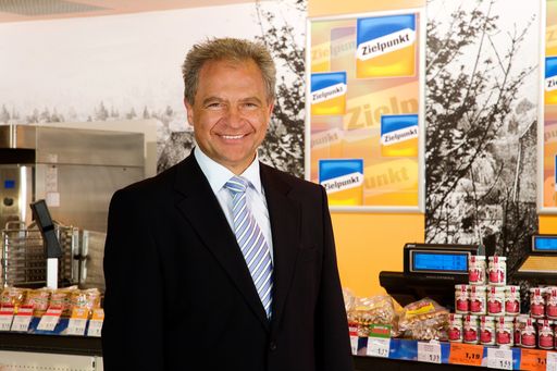 Vorschau Bild von Johann Schweiger; Vorsitzender der Geschäftsführung der Zielpunkt Warenhandel GmbH & CoKG