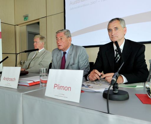 Bilanz 2007 und Ergebnis der Rechnungshofprüfung ziehen den Schlussstrich unter ein krisengeschütteltes Kapitel von Österreichs größter außeruniversitärer Forschungseinrichtung, v.l.n.r.: Prof. Dr. Wolfgang Knoll (Geschäftsführer ARC), Dr. Hannes Ansdrosch (ARC Aufsichtsratspräsident)
http://pressefotos.at/m.php?g=1&u=1&dir=200807&e=20080725_a&a=event