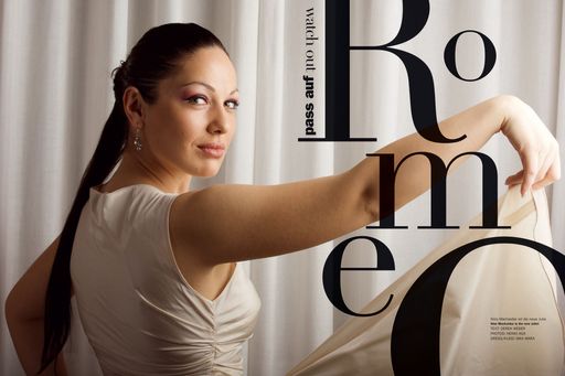 Vorschau Bild von Nino Machaidze während einer Probenpause in Mailand