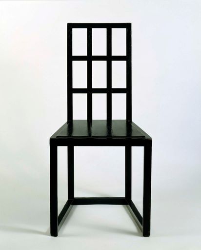 Vorschau Bild von Stuhl aus der österreichischen Staatsdruckerei
Entwurf: Josef Hoffmann, 1907
Ausführung: Wiener Werkstätte
Eiche, schwarz gebeizt, Poren in weiß eingerieben
Gitterlehne, rückwärts u. seitlich Stegverbindung
B: 450/ H: 940/ T: 460
MD 033337