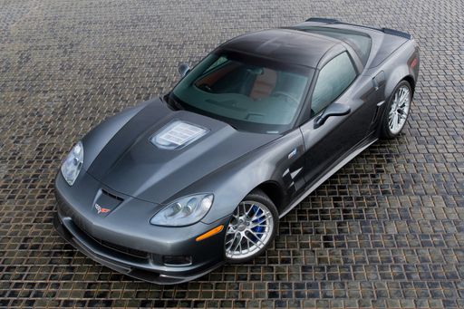 Schnell und exklusive: Die 647 PS starke Corvette ZR1 erreicht eine Höchstgeschwindigkeit von 330km/h. Für 2008 sind nur 50 ZR1 für den europäischen Markt geplant. Die Verwendung dieses Bildes ist für redaktionelle Zwecke honorarfrei. 
Abdruck bitte unter Quellenangabe: "obs/Cadillac Deutschland GmbH"