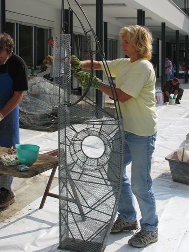  Vom 25. bis 29. August finden die Kunsttage der Glasfachschule statt. Hochkarätige Kurse, Workshops und Gesprächsrunden rund um den Werkstoff Glas vertiefen das Wissen um künstlerisches und handwerkliches Arbeiten.