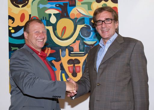 Harry Prünster kehrt zurück an den Ort, wo seine Karriere als Radio und TV Moderator begonnen hat: ab 5. Oktober moderiert er den Radio Tirol Frühschoppen, die Volksmusiksendung am Sonntag Vormittag (Sonntag 11:00 - 12:00).  Im Bild (v.l.n.r.): Radio und TV Moderator Harry Prünster , Landesdirektor Kurt Rammerstorfer.