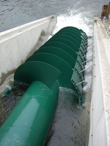 BEA Electrics übernahm für den Wasserkraftbetreiber Brigl & Bergmeister Lieferung, Montage und Inbetriebnahme der Wasserkraftschnecke.