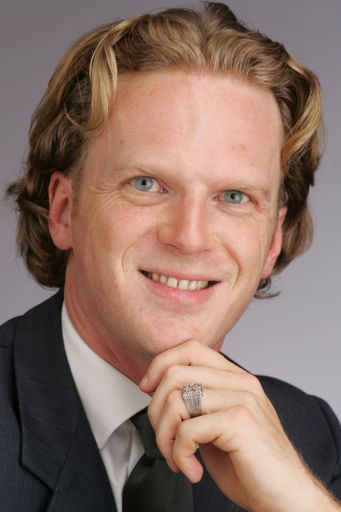 Bernhard Jungwirth folgt Ronald Hechenberger als Geschäftsführer des
Österreichischen Instituts für angewandte Telekommunikation (ÖIAT) nach.
Jungwirth ist bereits seit dem Jahr 2002 beim ÖIAT tätig ist und wird die
Arbeit in bewährter Weise engagiert weiter führen.