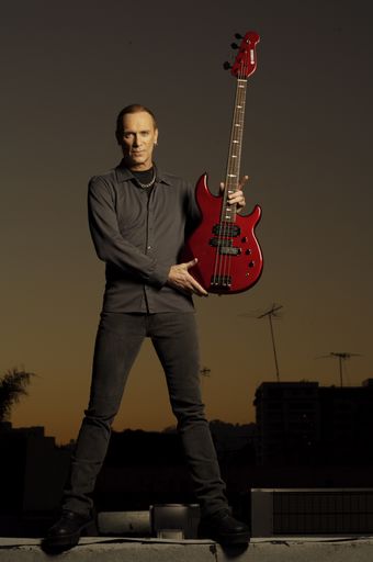 Star-Bassist Billy Sheehan (Mr. Big, David Lee Roth u.a.) am Freitag bei der MusicExpo in der Wiener Stadthalle