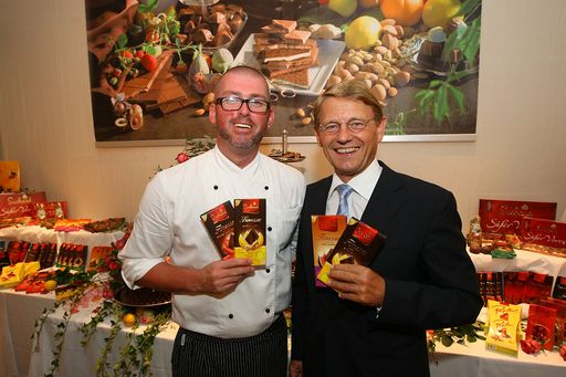 Peter Bielik (Koch des Abends) und Dr. Peter Reinecke (Generaldirektor Kraft Foods Österreich)