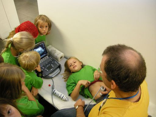 Vorschau Bild von Anästhesie: Medizin und Management ÖGARI- Kongress in Salzburg: Sicherung der  Qualität unter Berücksichtigung      ökonomischer  Faktoren - Notfallmedizin: Training für Profis - Notfall-Refresher und Training für Laien