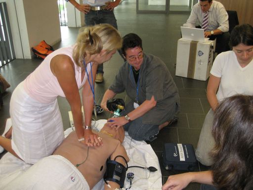 Vorschau Bild von Anästhesie: Medizin und Management ÖGARI- Kongress in Salzburg: Sicherung der  Qualität unter Berücksichtigung      ökonomischer  Faktoren - Notfallmedizin: Training für Profis - Notfall-Refresher und Training für Laien