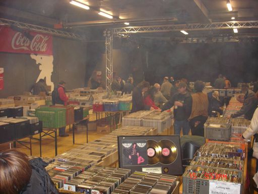 Schallplatten, CD & DVD Börse in der Bank Austria Halle im Gasometer