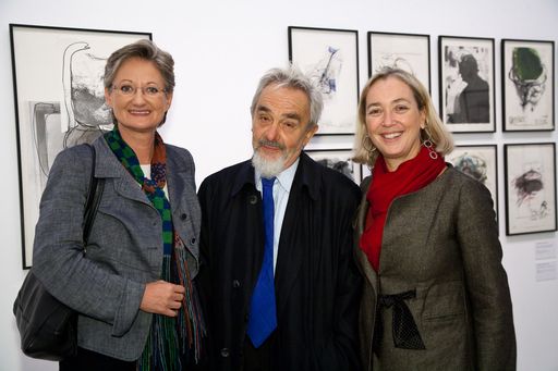 Belvedere-Eroeffnung: Misch- und Trennkunst von Arnulf Rainer und Dieter Roth. Im Bild v.l.n.r.: Dr. Claudia Schmied (Bundesministerin fuer Unterricht, Kunst und Kultur), Arnulf Rainer (Kuenstler), Dr. Agnes Husslein-Arco (Direktorin)
http://pressefotos.at/m.php?g=1&u=66&dir=200809&e=20080925_a&a=event