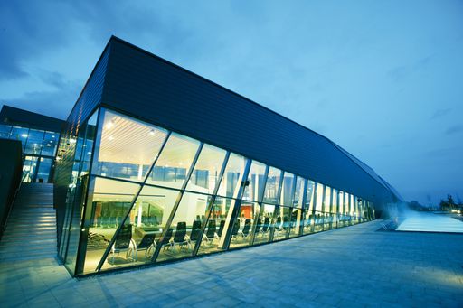 Entspannung auf höchstem Niveau inmitten modernster Architektur.