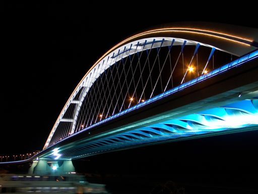  Donaubrücke Apollo, Bratislava (2005), ausgezeichnet mit dem Europäischen Stahlbaupreis 2005.