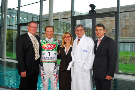 Vorschau Bild von v.L.n.R.: Ing. Raimund Kveton, Geschäftsführer Therme Laa - Hotel & Spa; Michael Heinrich, MBA, VAMED Konzernsprecher; Prok. Bettina Spies, General Manager Therme Laa - Hotel & Spa;, Dr. Klaus Leistner, ÖSV Generalsekretär, Klaus Hofmann, Geschäftsführer Therme Laa - Hotel & Spa