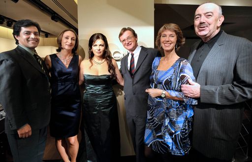  v.l.n.r.: Mehrzad Montazeri (Tenor), Katharina Gmeiner-Wagner, Natalia Ushakova (Sopranistin), Hermann Gmeiner-Wagner, Dr. Barbara Rett (ORF), Dr. Georg Springer (Geschäftsführer Bundestheater Holding),
http://pressefotos.at/m.php?g=1&u=1&dir=200810&e=20081010_w&a=event