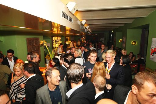 Vorschau Bild von Die knapp 600 Gäste erwartete eine virtuose Kombination aus exklusiver Clubatmosphäre.