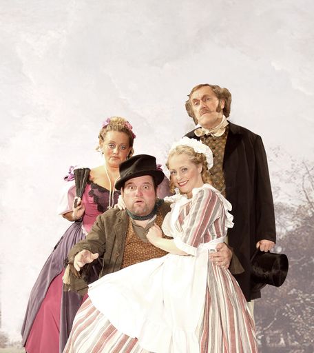 Im Bild v.l.n.r.: Natascha Ludrovsky, Gerald Pichowetz, Angelika Zoidl, Franz Suhrada