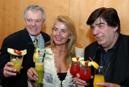 Vorschau Bild von von links nach rechts: Ossy Valenta, Maria Lahr (Künstlerin), Franco Andolfo (Entertainer, Barlegende)