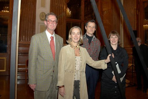  Im Bild v.l.n.r. Michael Krapf (Kurator der Ausstellung), Dr. Agnes Husslein-Arco (Direktorin Belvedere), Franz Kapfer (Künstler) und Eva Maria Stadler (Kuratorin der Ausstellung)
http://pressefotos.at/m.php?g=1&u=43&dir=200810&e=20081021_b&a=event