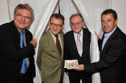 Verfassungsklage gegen das Tabakgesetz - Im Bild v.l.n.r.: Dr. Stefan Gergely (Schlossquadrat-Gastronom), Dr. Wolf Szymanski (Gutachter), Dr. Karl Engelhart (Rechtsanwalt) und DI Erich Kern (Gutachter, Vasko+Partner Ziviltechniker)