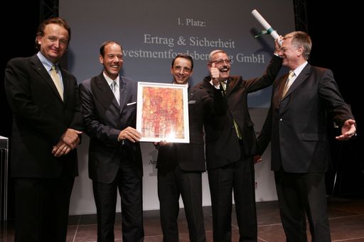 Freuen sich über den Sieg in der Kategorie "Goldener Mittelbau": Wirtschaftsblatt Chefredakteur Wolfgang Unterhuber, die Geschäftsführer von E&S Manfred Zettl, Peter Lazar und Leo Krauthaufer und der steirische Wirtschaftskammer Präsident Peter Mühlbacher.