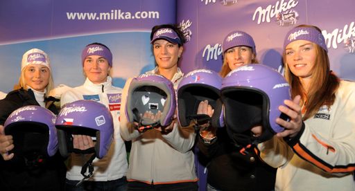 Im Bild: Michaela Kirchgasser (AUT, Sarka Zahrobska (CZE), Maria Riesch (GER), Ingrid Jaquemod (FRA) und Tina Maze (SLO) mit den neuen Helmen (von links) - Präsentation Milka Damenteam - Pressekonferenz Milka Kraft Foods in Sölden 2008-10-23.
Weitere Bilder unter:
http://pressefotos.at/m.php?g=1&u=65&dir=200810&e=20081023_k&a=event