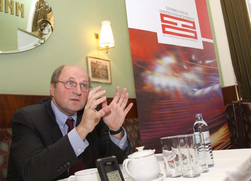 Rektoren-Forderungspaket für Koalition. Christoph Badelt (Präsident der Österreichischen Universitätenkonferenz)
http://pressefotos.at/m.php?g=1&u=52&dir=200810&e=20081027_a&a=event