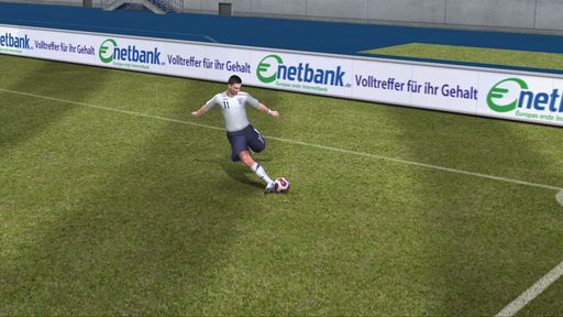  Die Bandenwerbung der netbank im bekannten PC- und Xbox-Spiel Pro Evolution Soccer 2008 von Konami steigert den Bekanntheitsgrad des Unternehmens mit ausgewählten Botschaften.